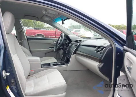 2017 Toyota Camry Le z USA, uszkodzony, nr VIN 4T1BF1FK7HU696717